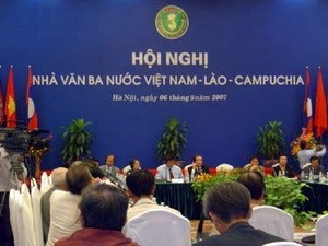  การประชุมนักเขียนเวียดนาม ลาว กัมพูชา - ảnh 1